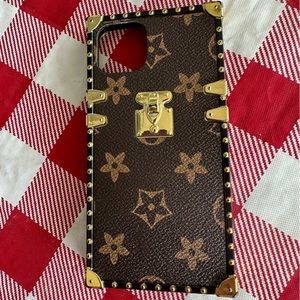 Brown Pattern iPhone 14 Case